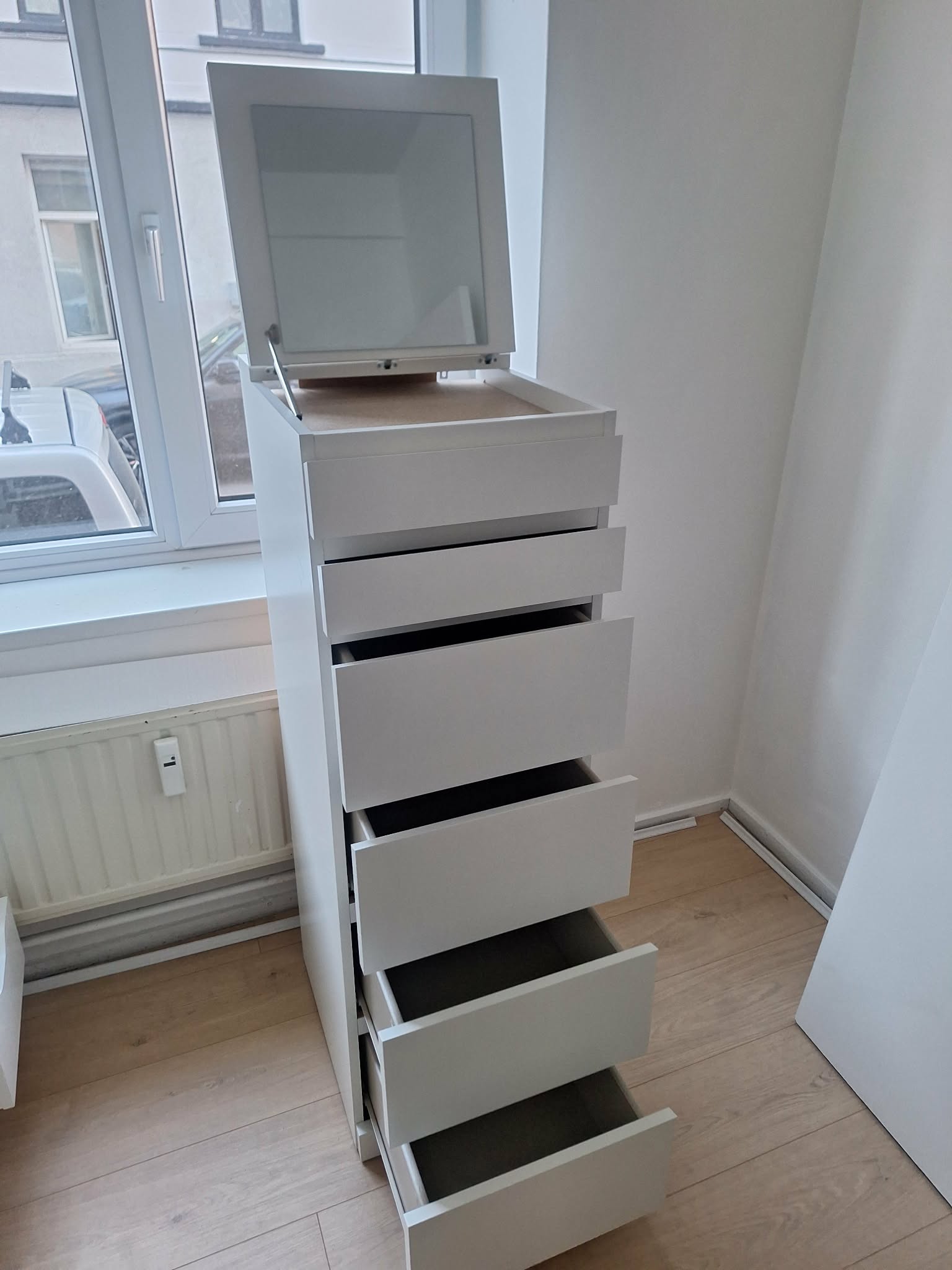 Côté penderie du dressing